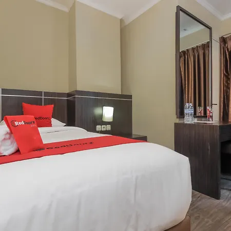 RedDoorz Plus @ Thamrin